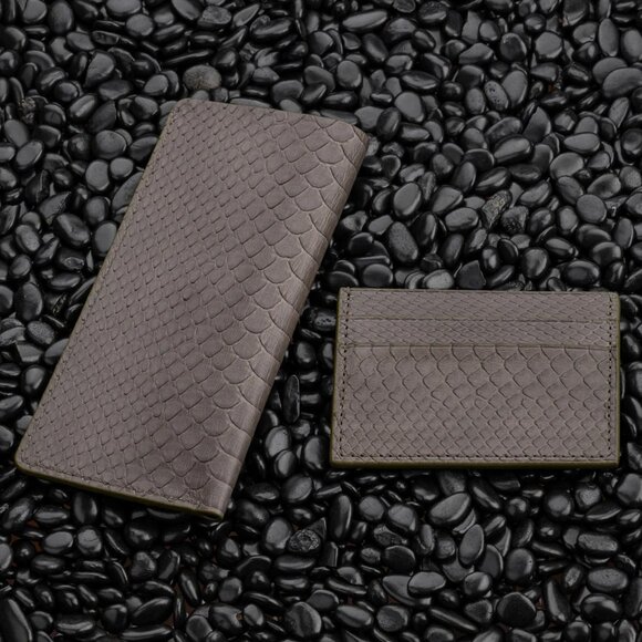 Luxury Python Leather Gift Set – Handmade & Elegant Sharkskin Color - Picture 4 of 5